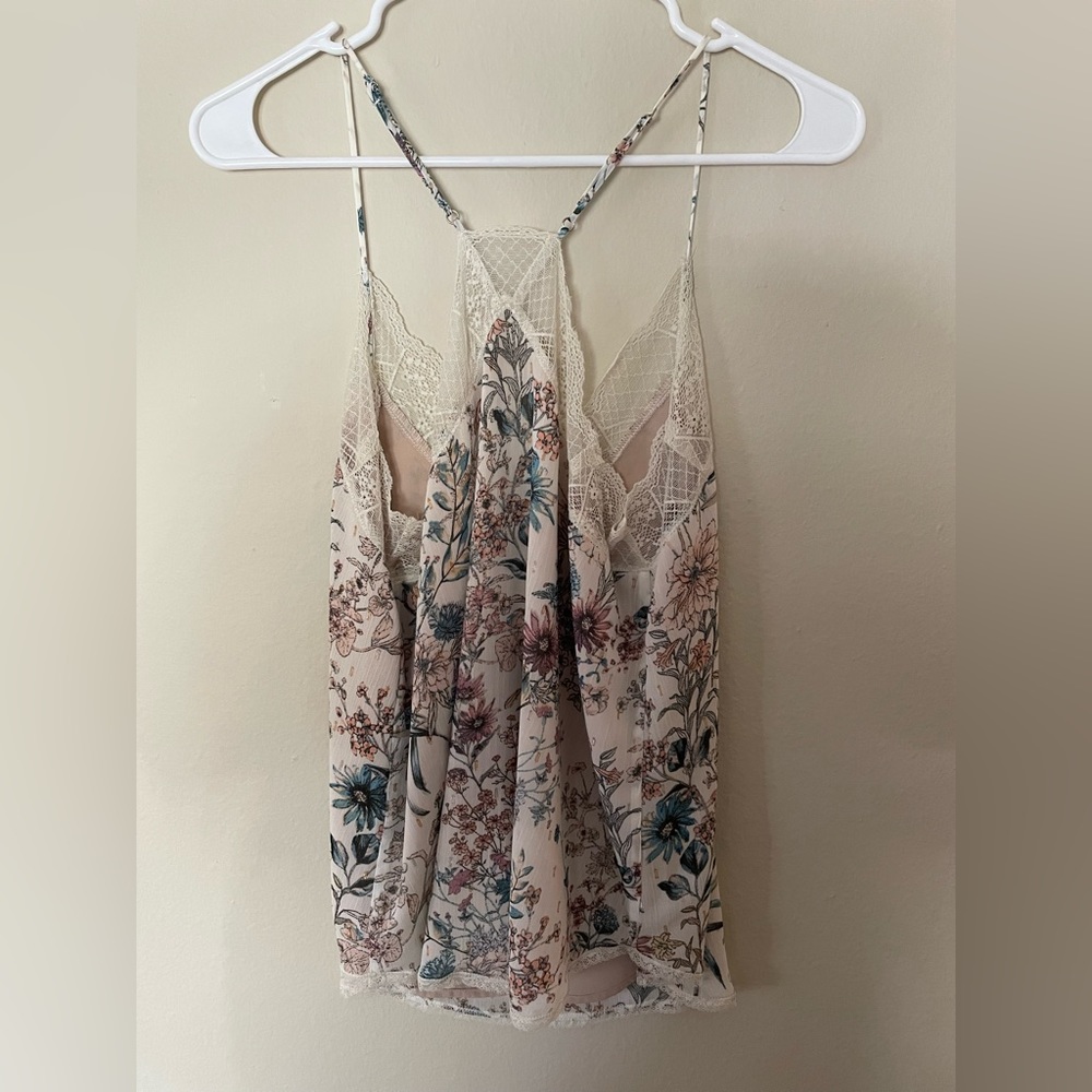 Lace trim floral tank top